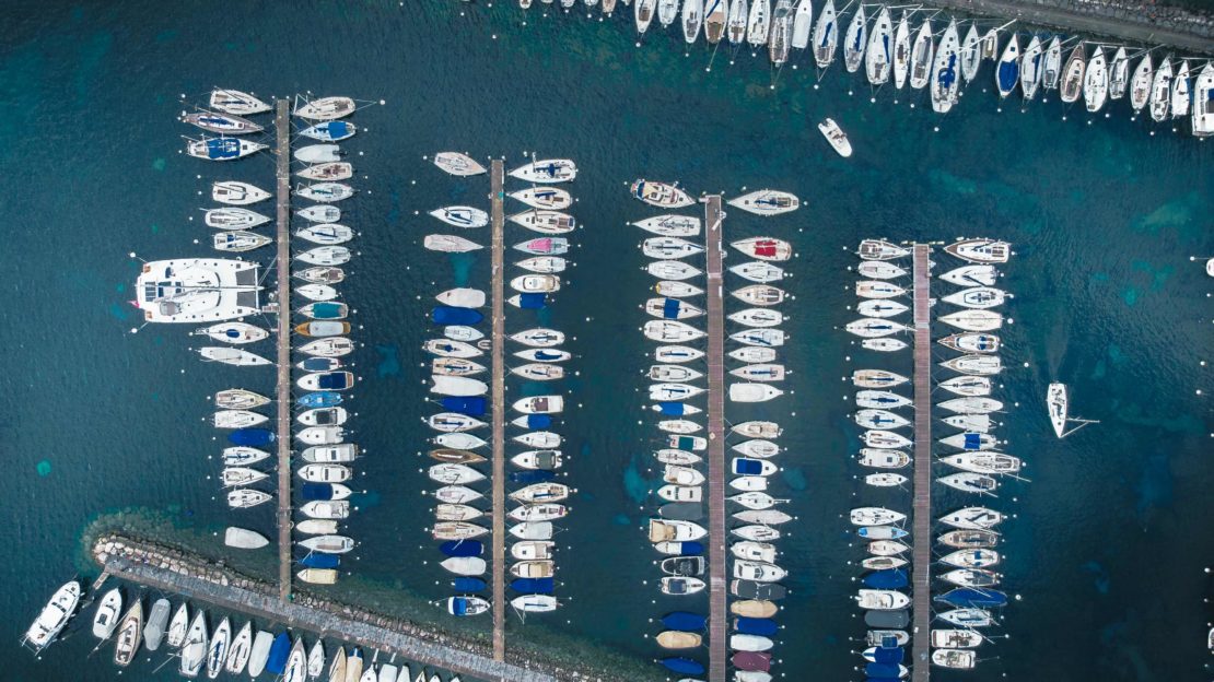 Le port de Genève rempli de bateaux