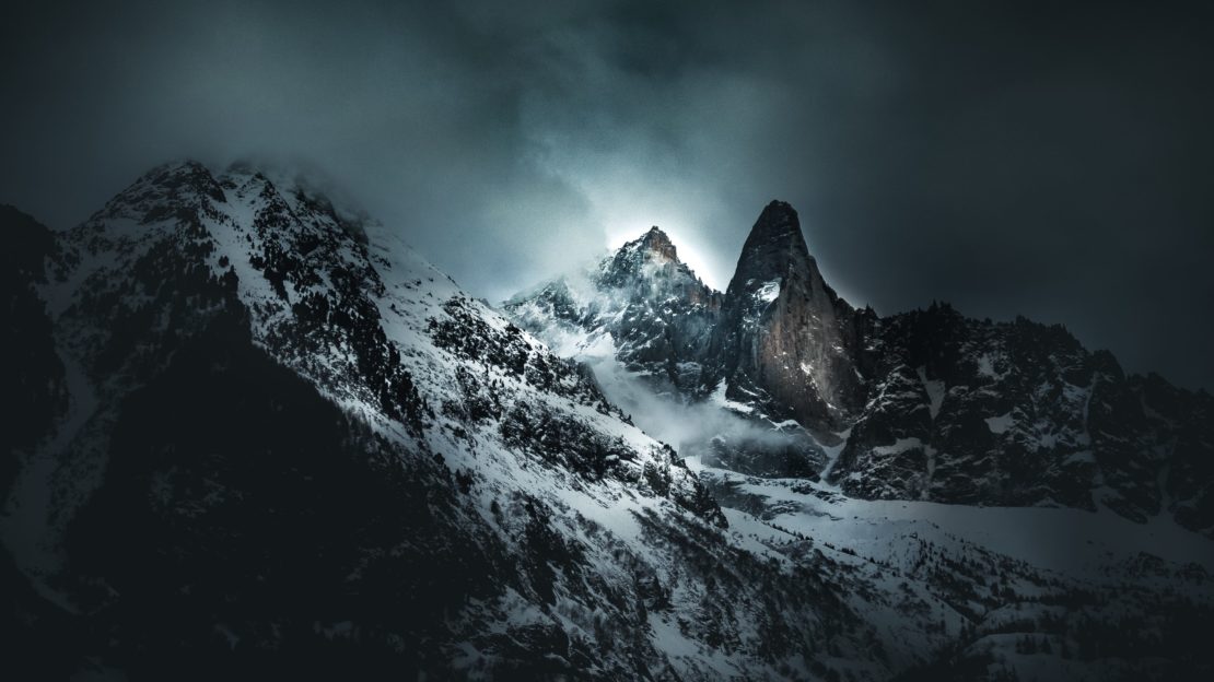 L'aiguille du Midi sous la brume